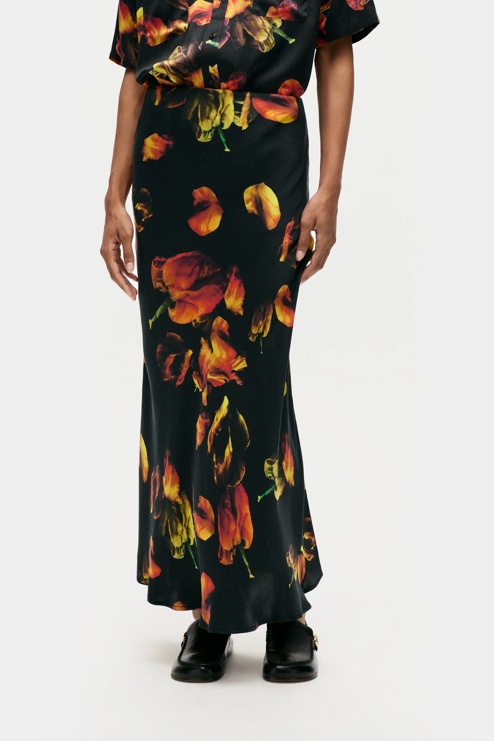 Long Bias Cut Skirt Tulipa Black - Image 4