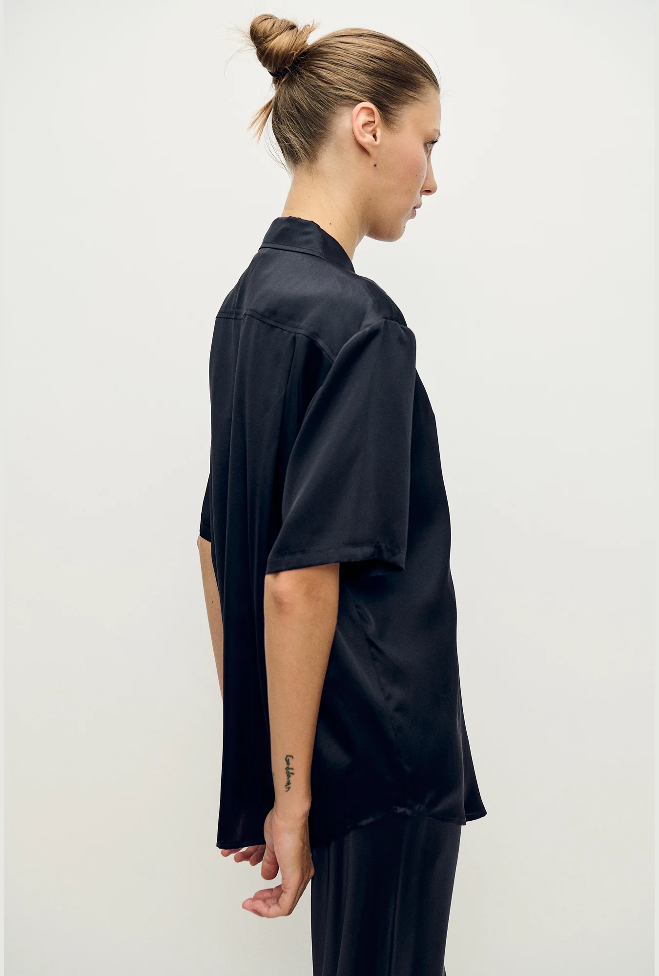 Short Sleeve Boyfriend Shirt Black - Image 4